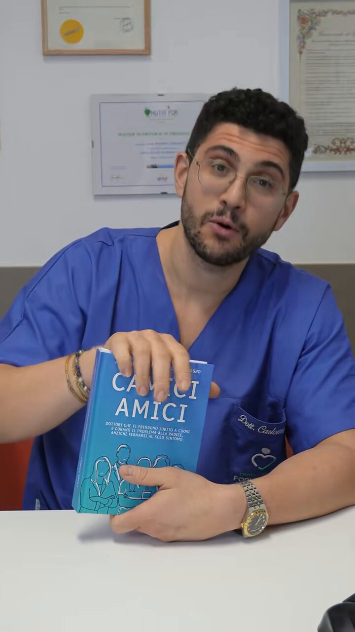 Fotogramma del video: Che cosa racconta Camici Amici, il nostro libro?